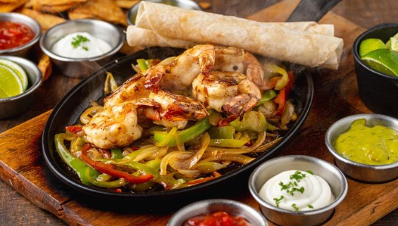 Fajitas & Fireworks: The Ultimate Backyard Bash Menu
